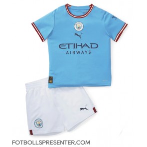 Manchester City Hemmatröja Barn 2022-23 Kortärmad (+ korta byxor)
